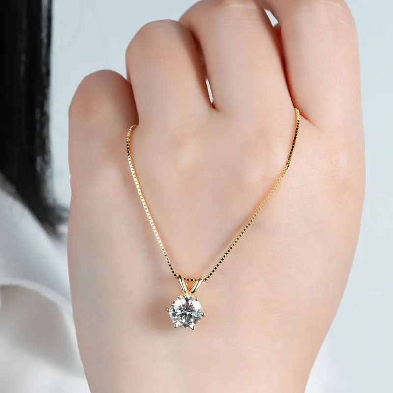 IOGOU Certified Classic 0.5CT-5CT D Moissanite Pendant Necklace Adjustable Chain for Women 5mm-11mm Imitation Diamond Jewelry