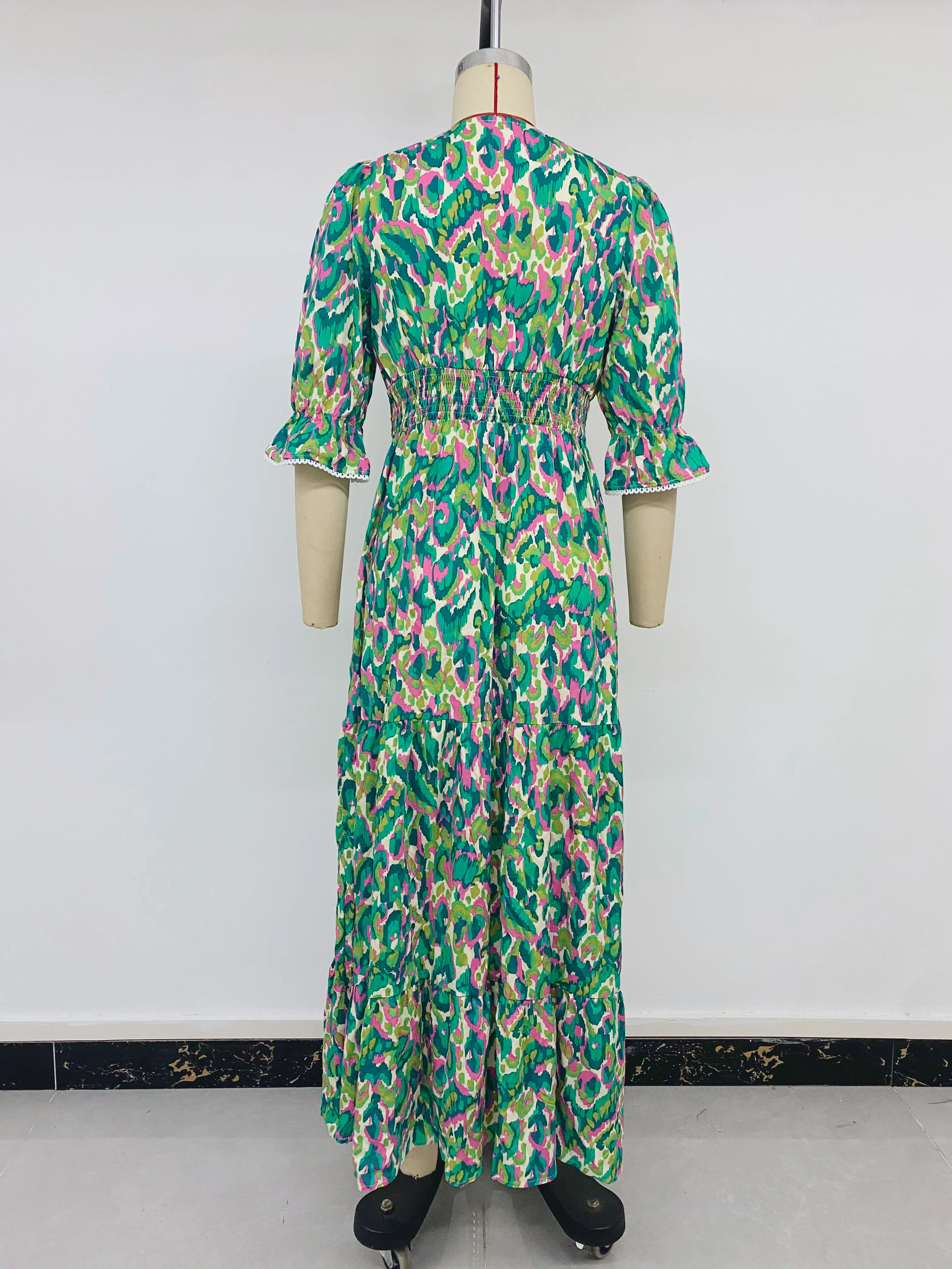 2026 new Bohemian vacation style cake dress, printed V-neck five-quarter sleeve dress