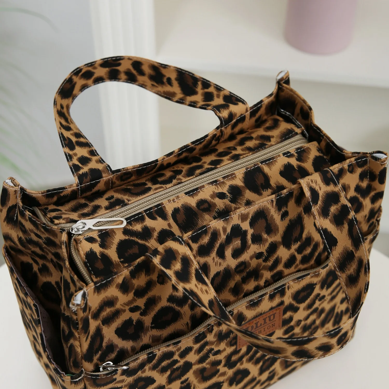 New Large-Capacity Lunch Bag, Thickened Fabric Lining with Aluminum Foil, Leopard Print, Handbag, Lunch Box Storage Bag