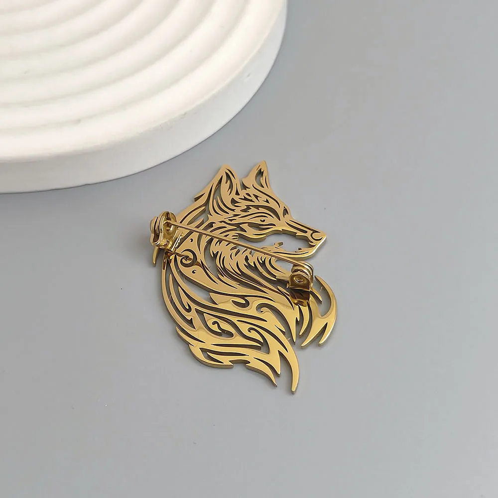 Original design hollow wolf head gold-plated stainless steel brooch, waterproof and non-fading pin, suit accessories