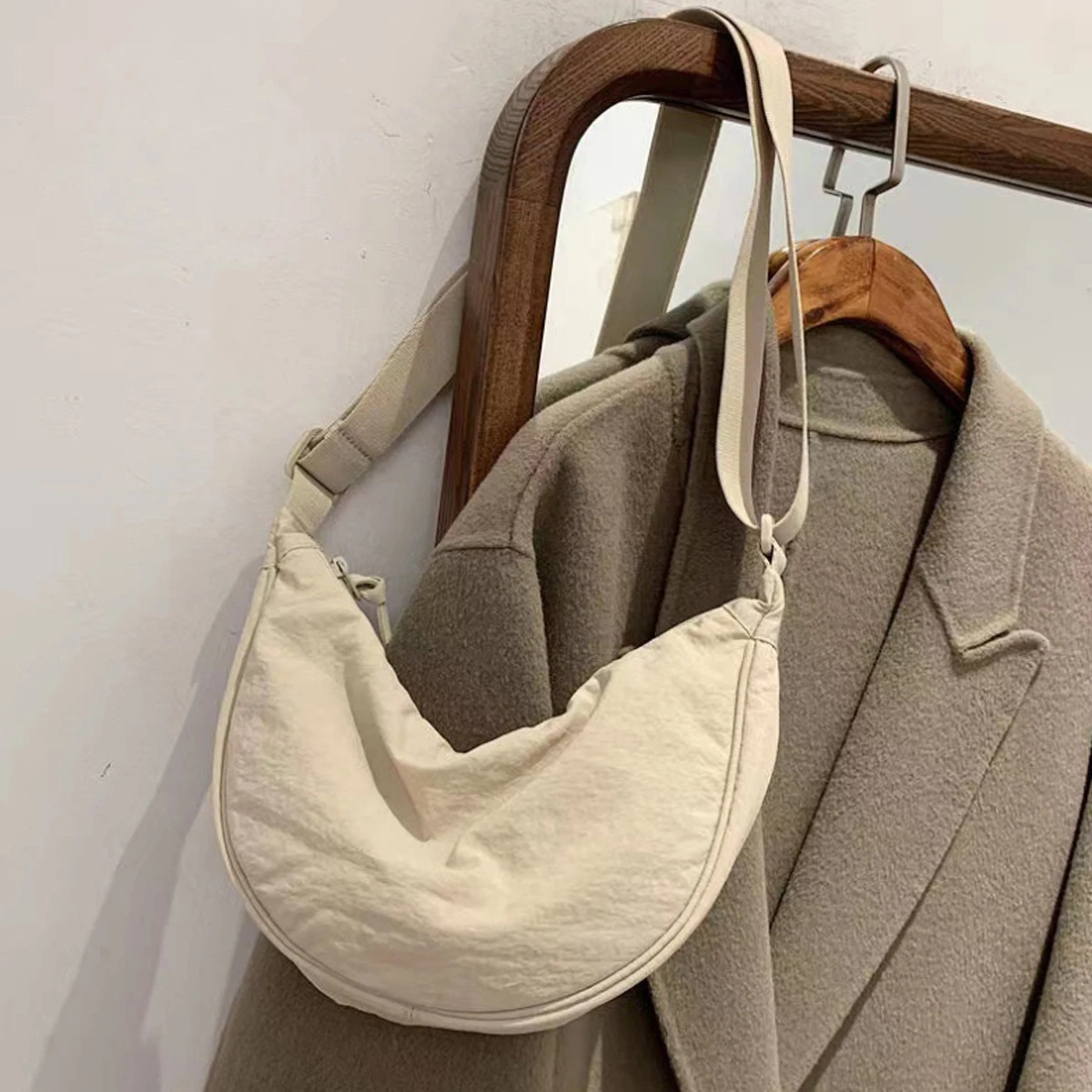 Crossbody Bag Design Sense Niche Four Seasons Dumpling Bag Nylon Bag Crossbody Bag Sports Shoulder Bag Crossbody Bag