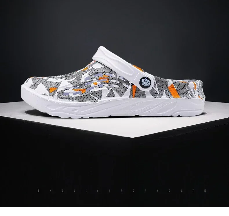 2026 New Fashion Sandals Men Clog Sandals Comfortable Breathable Beach Sandals Men Women Clogs Slippers Soft Bottom Men Shoes