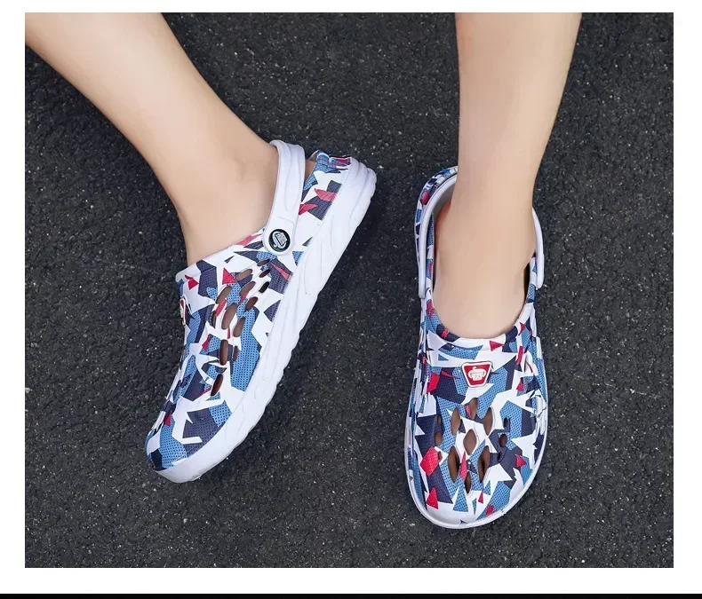 2026 New Fashion Sandals Men Clog Sandals Comfortable Breathable Beach Sandals Men Women Clogs Slippers Soft Bottom Men Shoes