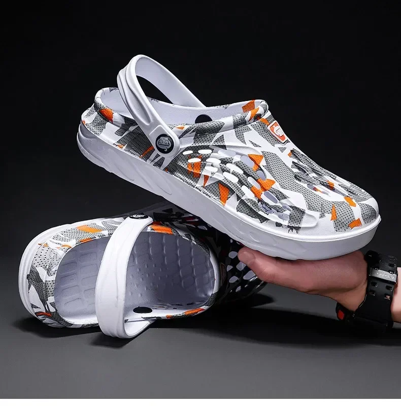 2026 New Fashion Sandals Men Clog Sandals Comfortable Breathable Beach Sandals Men Women Clogs Slippers Soft Bottom Men Shoes