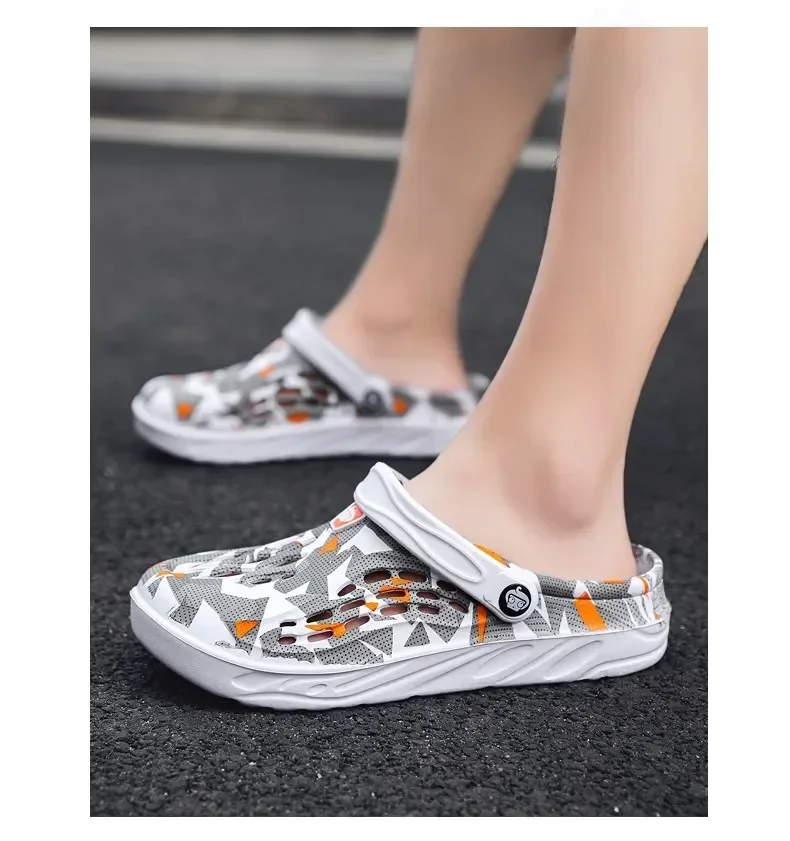 2026 New Fashion Sandals Men Clog Sandals Comfortable Breathable Beach Sandals Men Women Clogs Slippers Soft Bottom Men Shoes