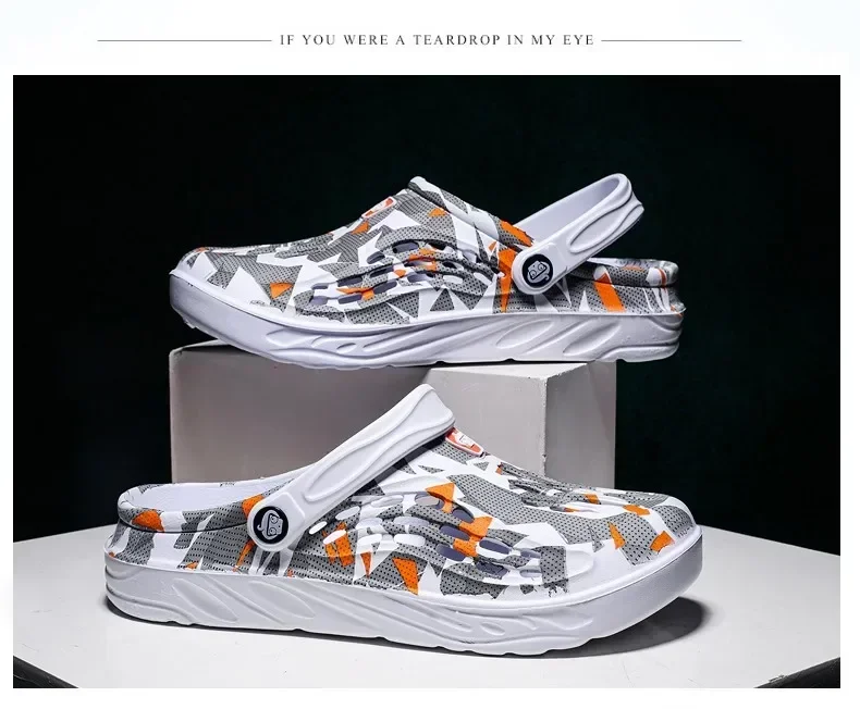 2026 New Fashion Sandals Men Clog Sandals Comfortable Breathable Beach Sandals Men Women Clogs Slippers Soft Bottom Men Shoes