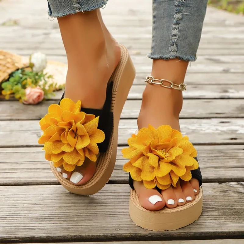 Summer Round Toe Lightweight Sexy Comfortable Casual Slippers for Women Fashion New Thick-soled Flower Elegant Heeled Slippers