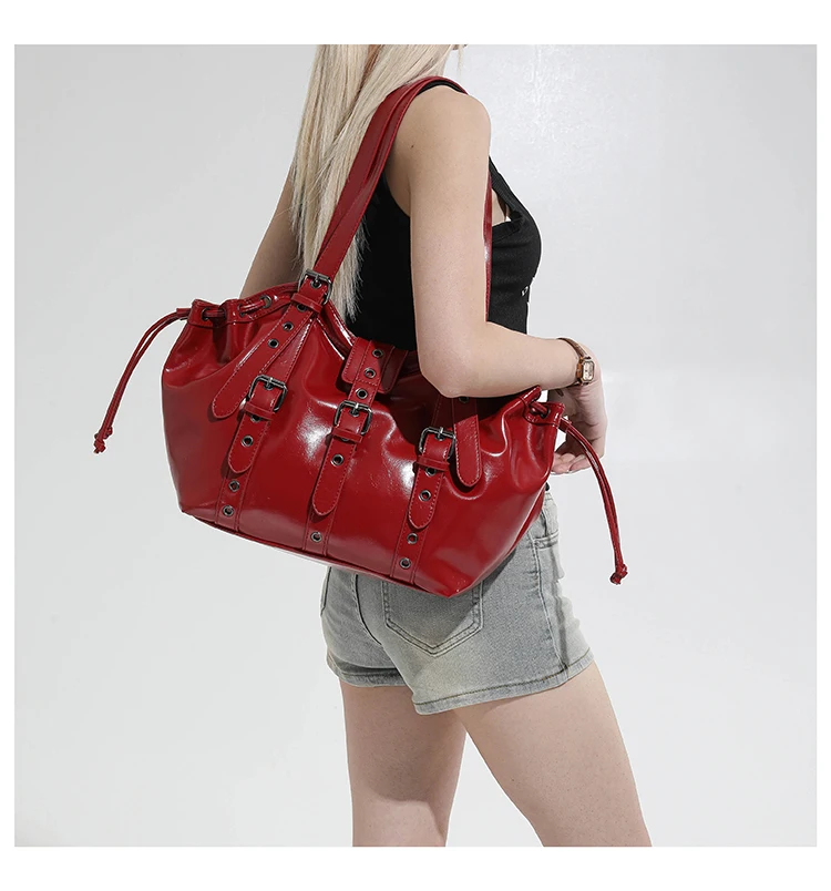 2026 New PU Hobo Tote for Women Y2K Gothic Rivet Adjustable Strap Shoulder Bag Large Capacity Drawstring Handbag for Daily Use