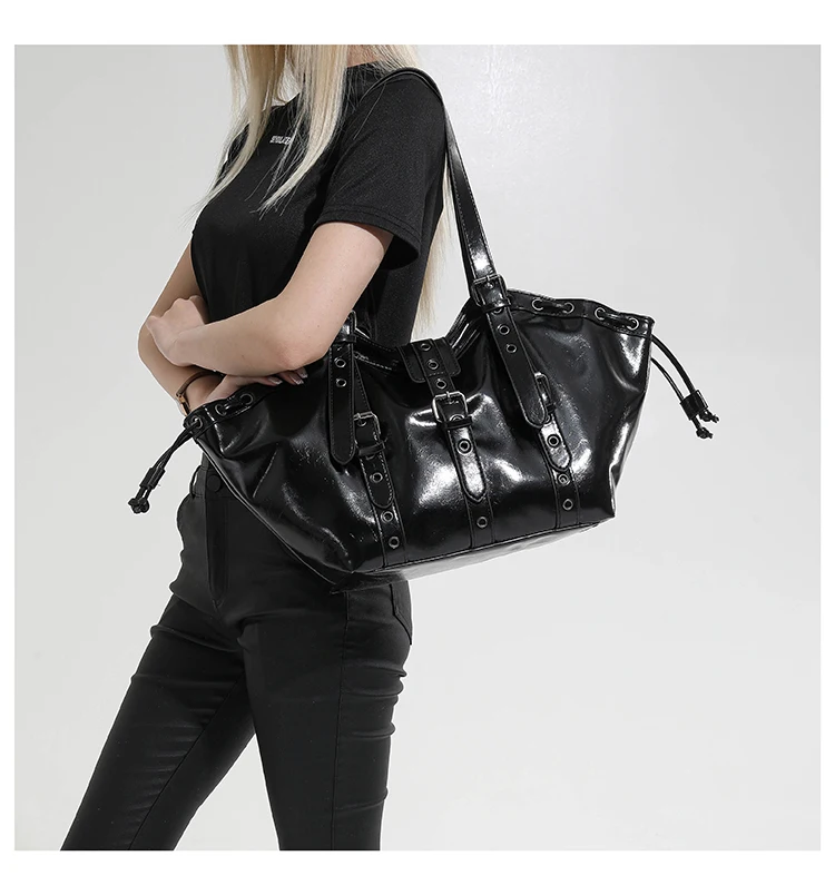 2026 New PU Hobo Tote for Women Y2K Gothic Rivet Adjustable Strap Shoulder Bag Large Capacity Drawstring Handbag for Daily Use