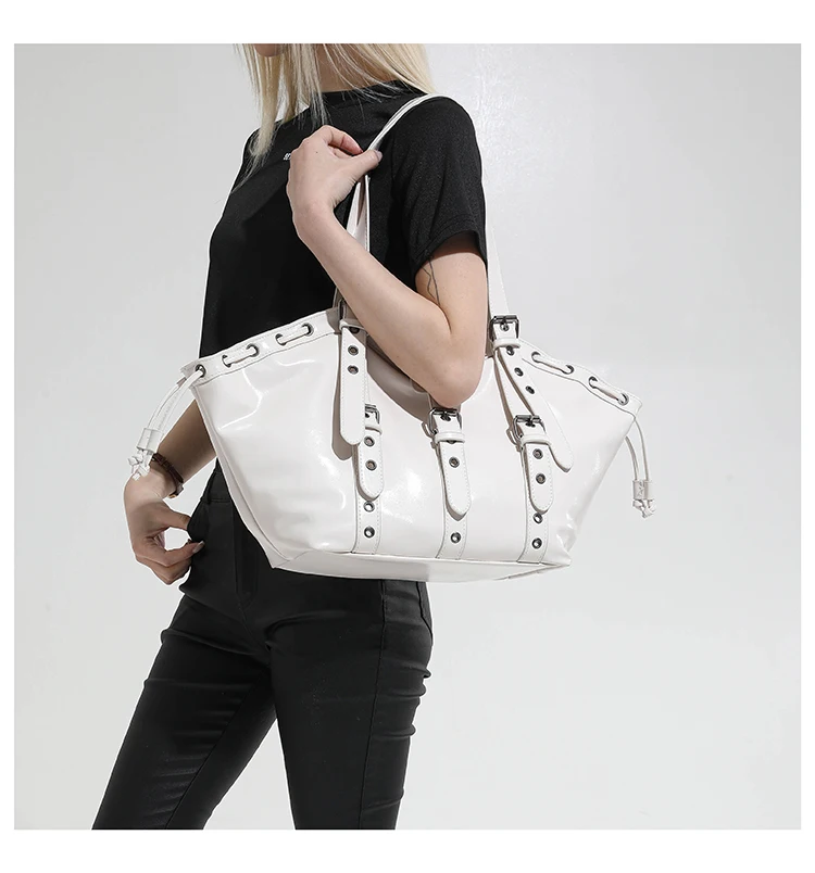 2026 New PU Hobo Tote for Women Y2K Gothic Rivet Adjustable Strap Shoulder Bag Large Capacity Drawstring Handbag for Daily Use