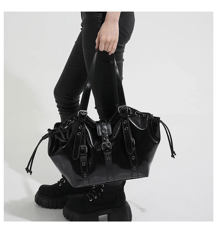 2026 New PU Hobo Tote for Women Y2K Gothic Rivet Adjustable Strap Shoulder Bag Large Capacity Drawstring Handbag for Daily Use
