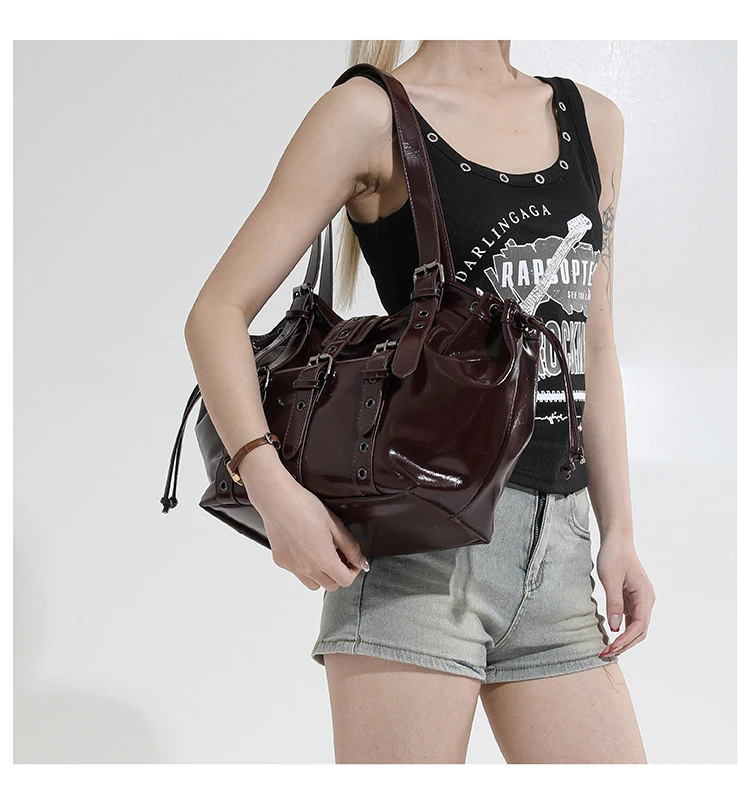 2026 New PU Hobo Tote for Women Y2K Gothic Rivet Adjustable Strap Shoulder Bag Large Capacity Drawstring Handbag for Daily Use