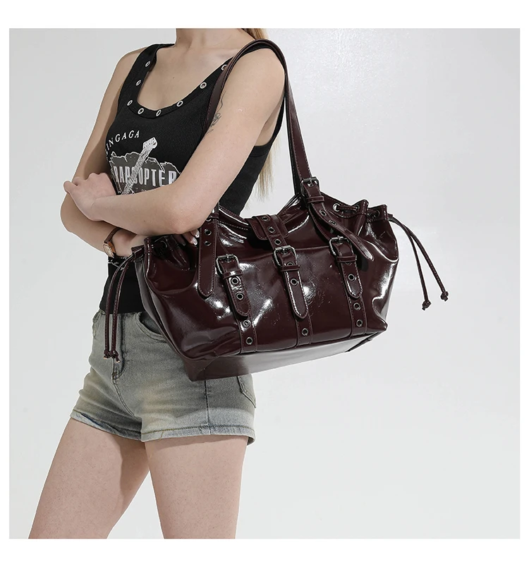 2026 New PU Hobo Tote for Women Y2K Gothic Rivet Adjustable Strap Shoulder Bag Large Capacity Drawstring Handbag for Daily Use