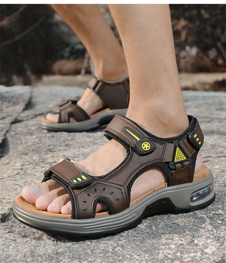 Outdoor Men's Sandals Non-slip Men's Casual Sneakers Genuine Leather Beach Sandals Plus Size Summer Men Breathable Wading Shoes