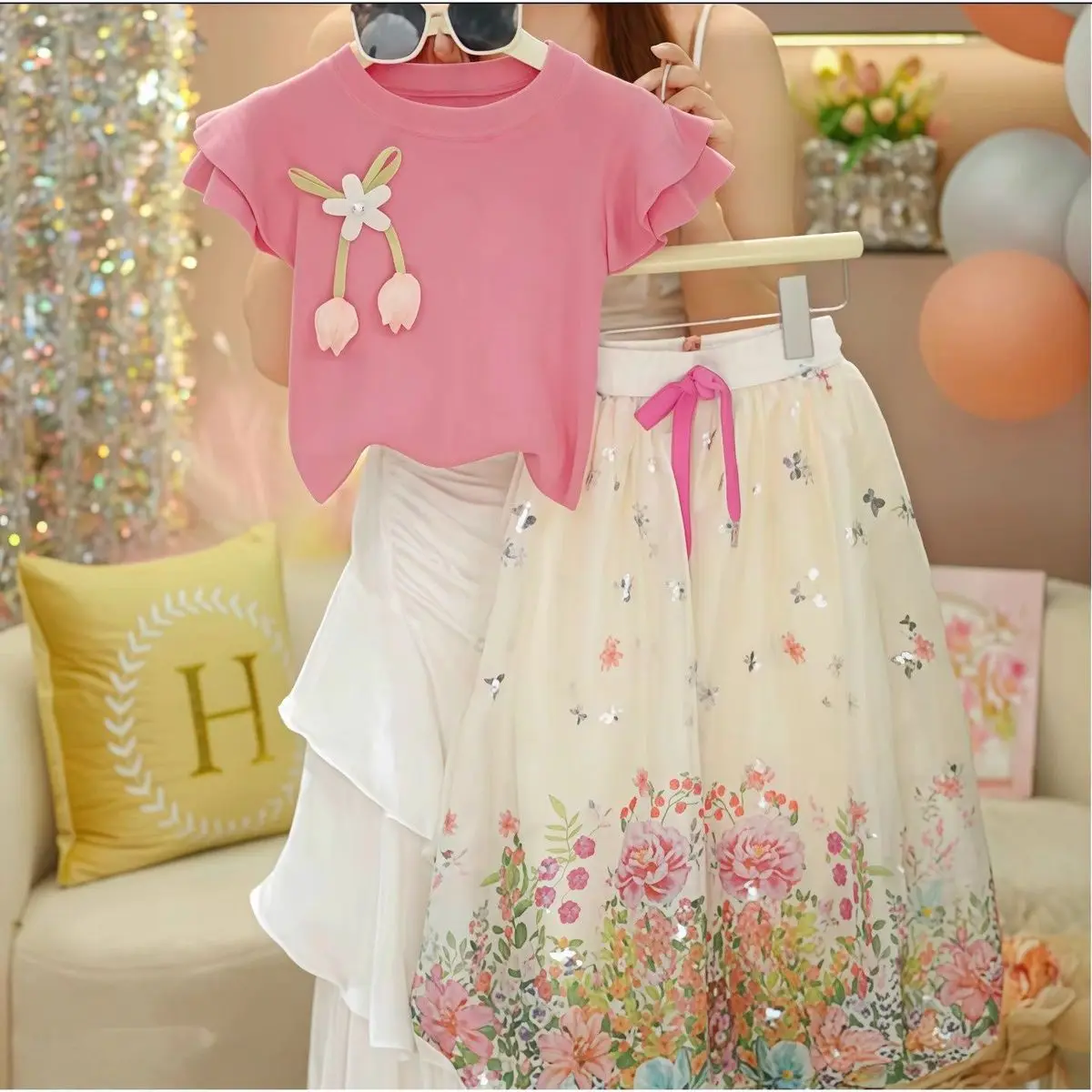 Girls Lace Short Sleeved Floral Lantern Pants Set Summer 2026 New Sweet Flying Sleeve T-shirt Pants Two Piece Set