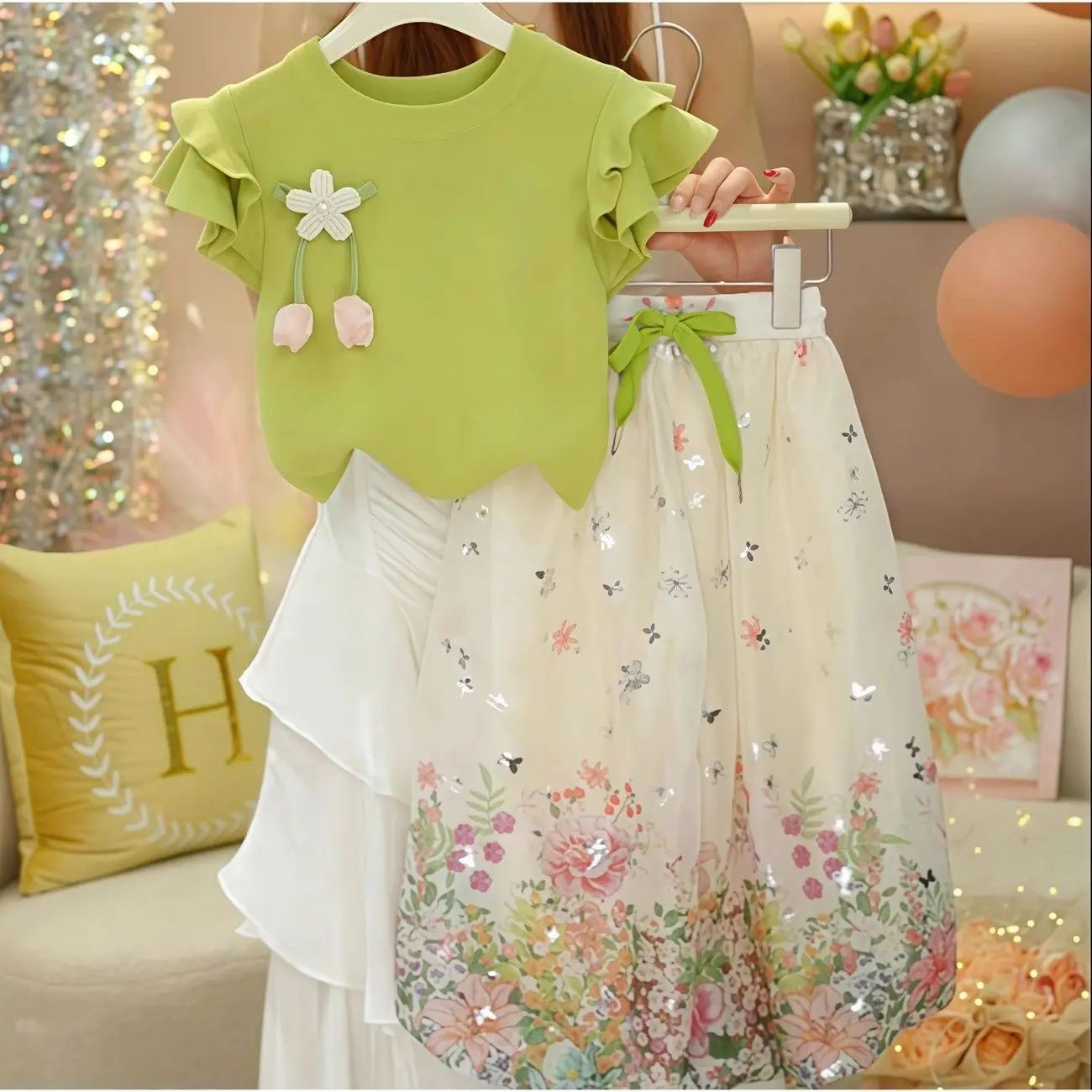 Girls Lace Short Sleeved Floral Lantern Pants Set Summer 2026 New Sweet Flying Sleeve T-shirt Pants Two Piece Set