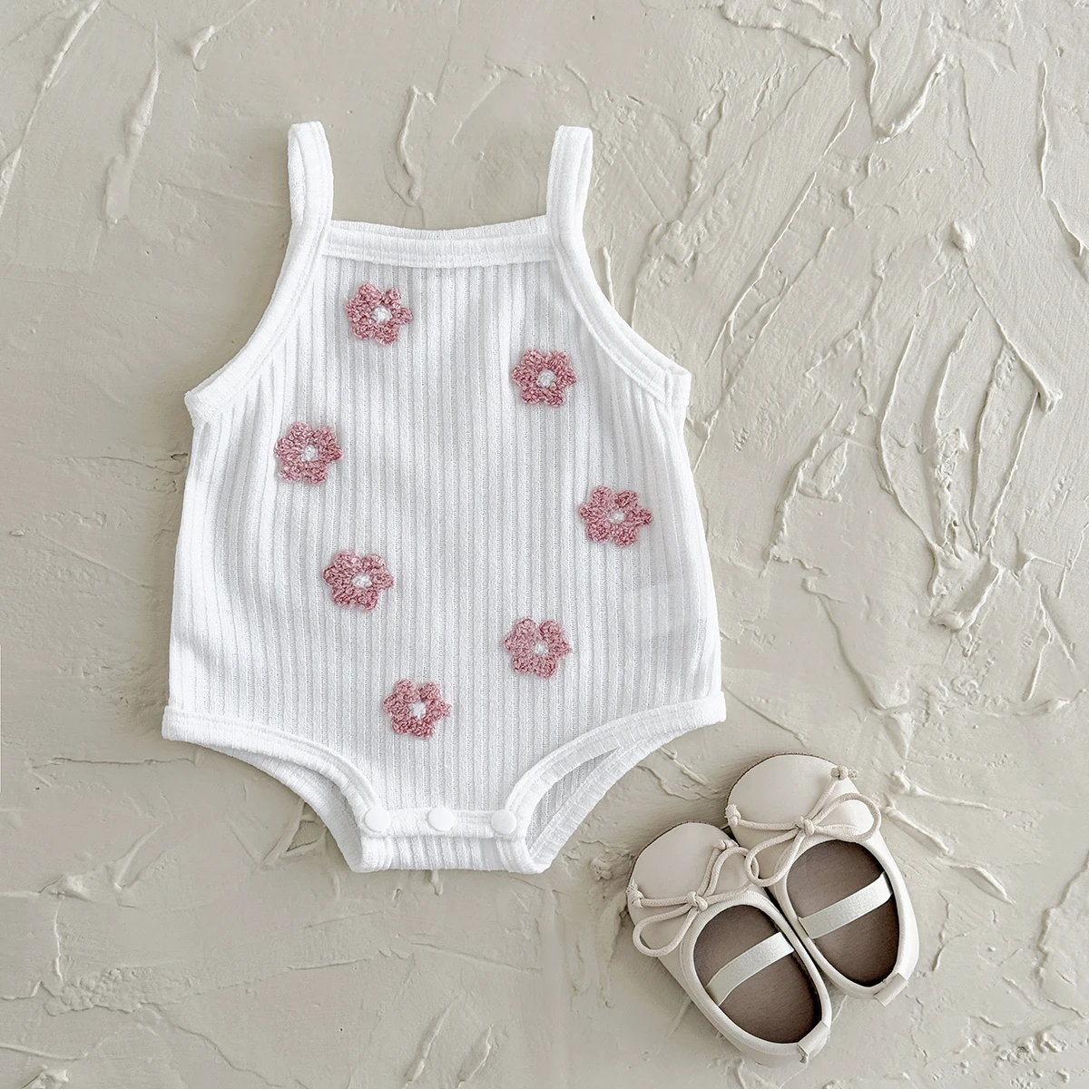 Summer Baby Jumpsuit Pink Flowers Breathable Comfortable Suspender Casual Beach Clothing Suitable for 0-3 Years Old