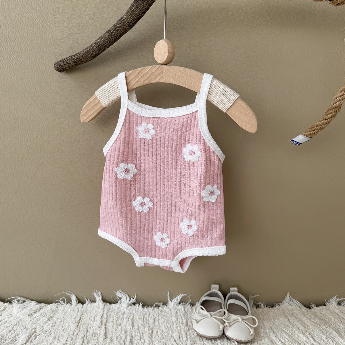 Summer Baby Jumpsuit Pink Flowers Breathable Comfortable Suspender Casual Beach Clothing Suitable for 0-3 Years Old