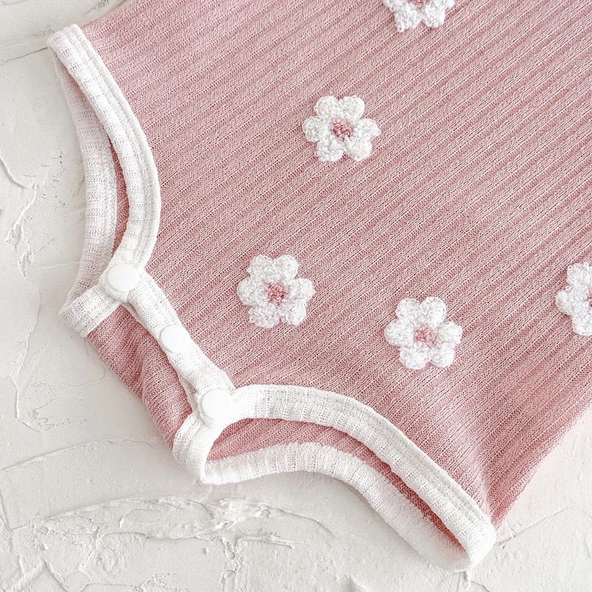 Summer Baby Jumpsuit Pink Flowers Breathable Comfortable Suspender Casual Beach Clothing Suitable for 0-3 Years Old
