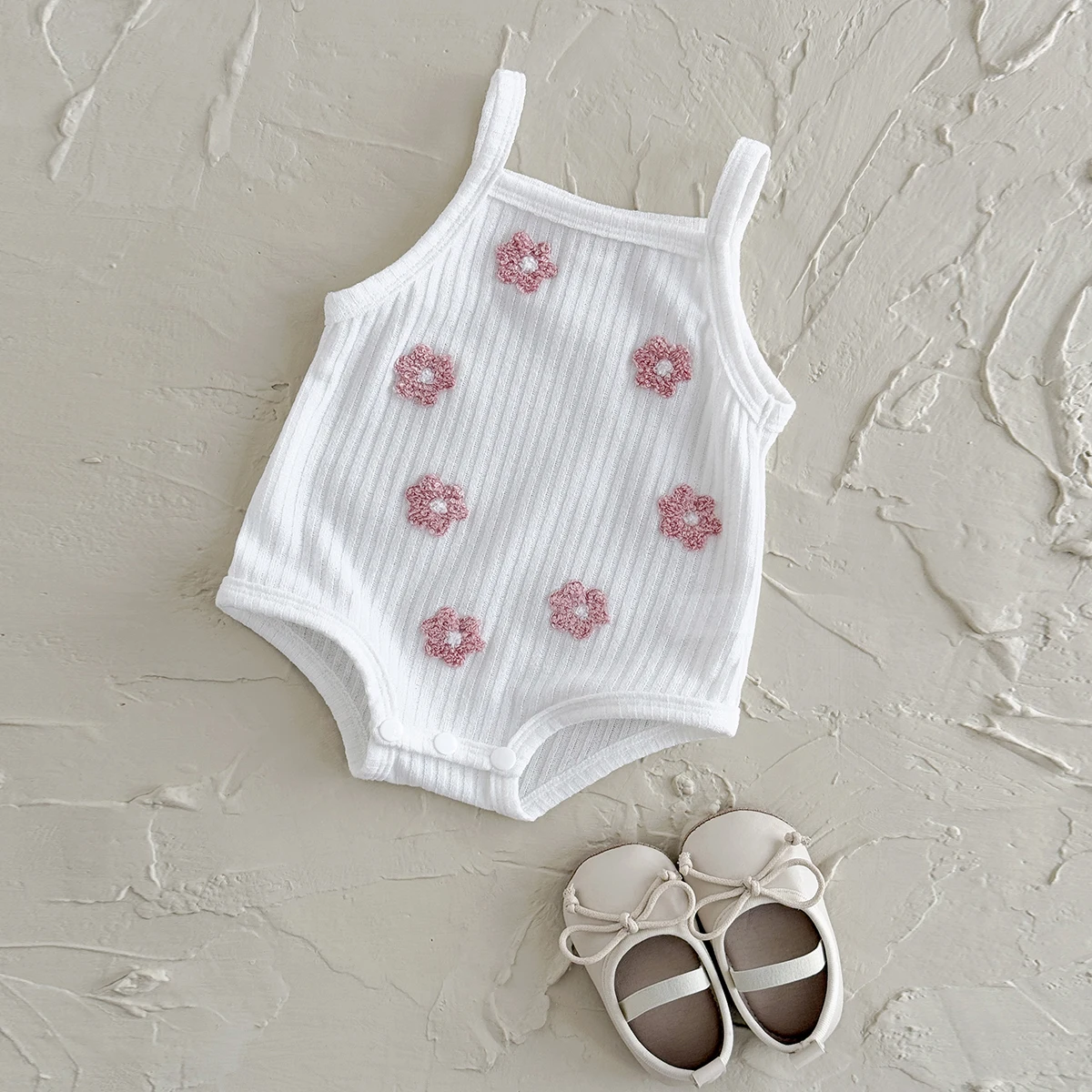 Summer Baby Jumpsuit Pink Flowers Breathable Comfortable Suspender Casual Beach Clothing Suitable for 0-3 Years Old