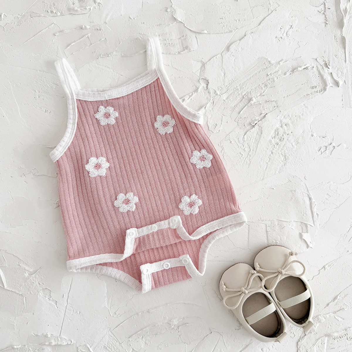 Summer Baby Jumpsuit Pink Flowers Breathable Comfortable Suspender Casual Beach Clothing Suitable for 0-3 Years Old