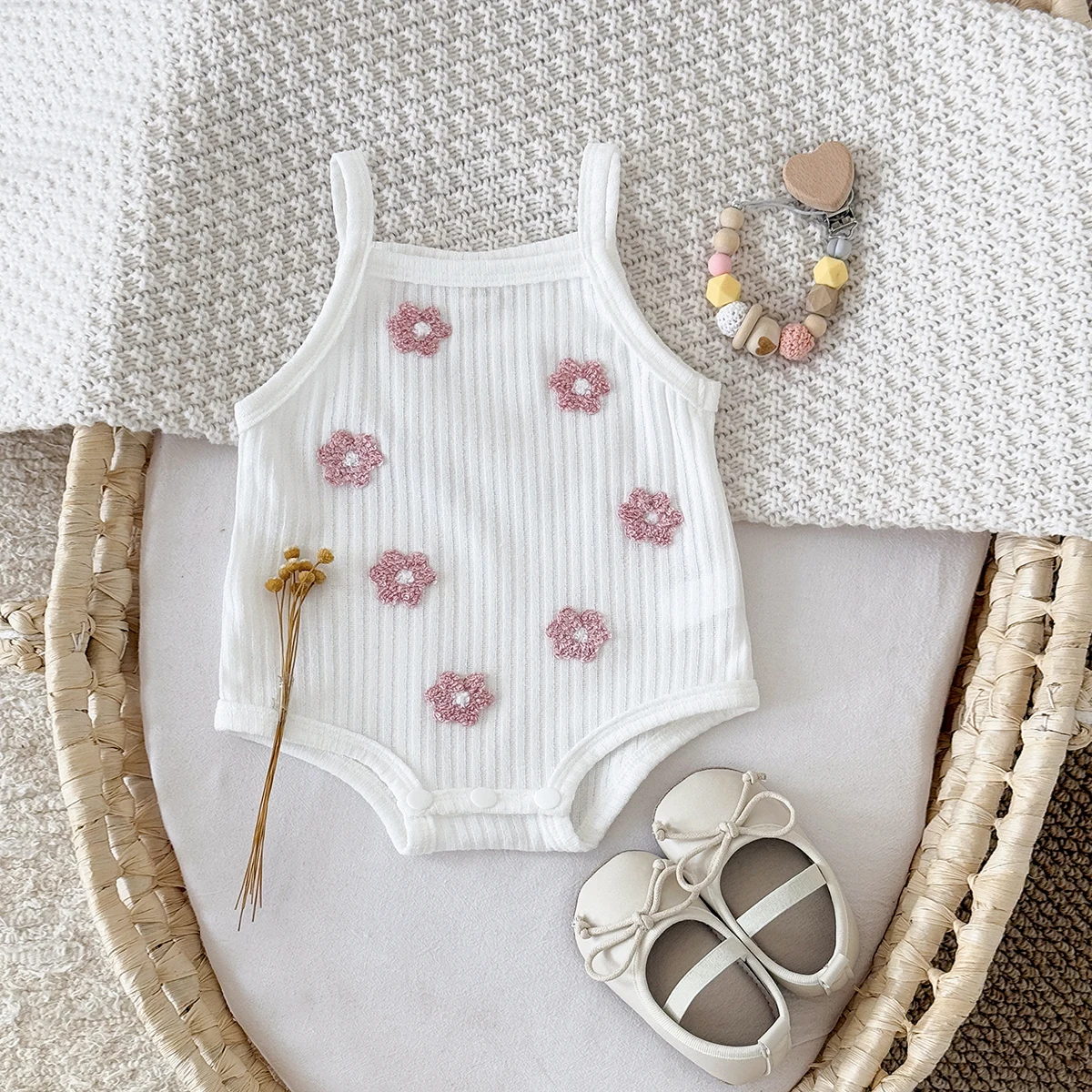 Summer Baby Jumpsuit Pink Flowers Breathable Comfortable Suspender Casual Beach Clothing Suitable for 0-3 Years Old