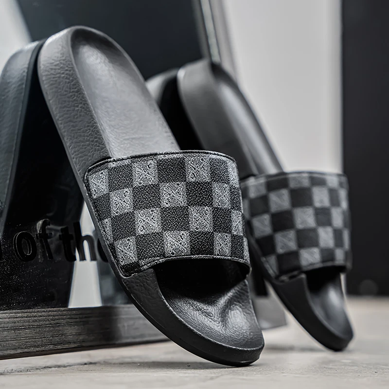 Men's Slippers 2026 Summer Outer Wear Men's Non-Slip Anti-Odor Casual Outdoor Beach Slippers