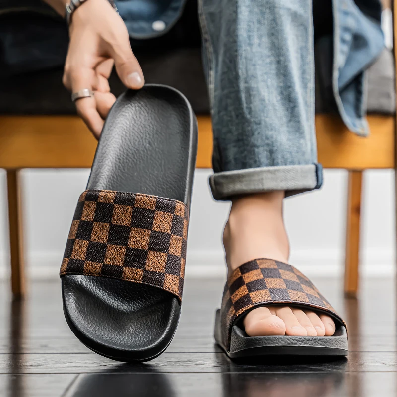 Men's Slippers 2026 Summer Outer Wear Men's Non-Slip Anti-Odor Casual Outdoor Beach Slippers
