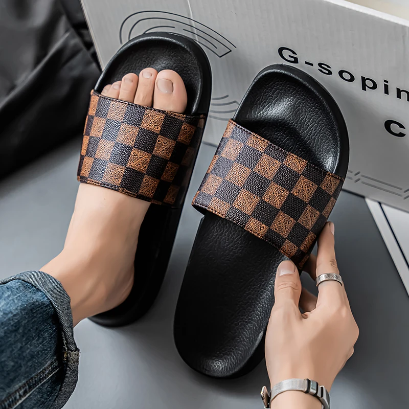 Men's Slippers 2026 Summer Outer Wear Men's Non-Slip Anti-Odor Casual Outdoor Beach Slippers