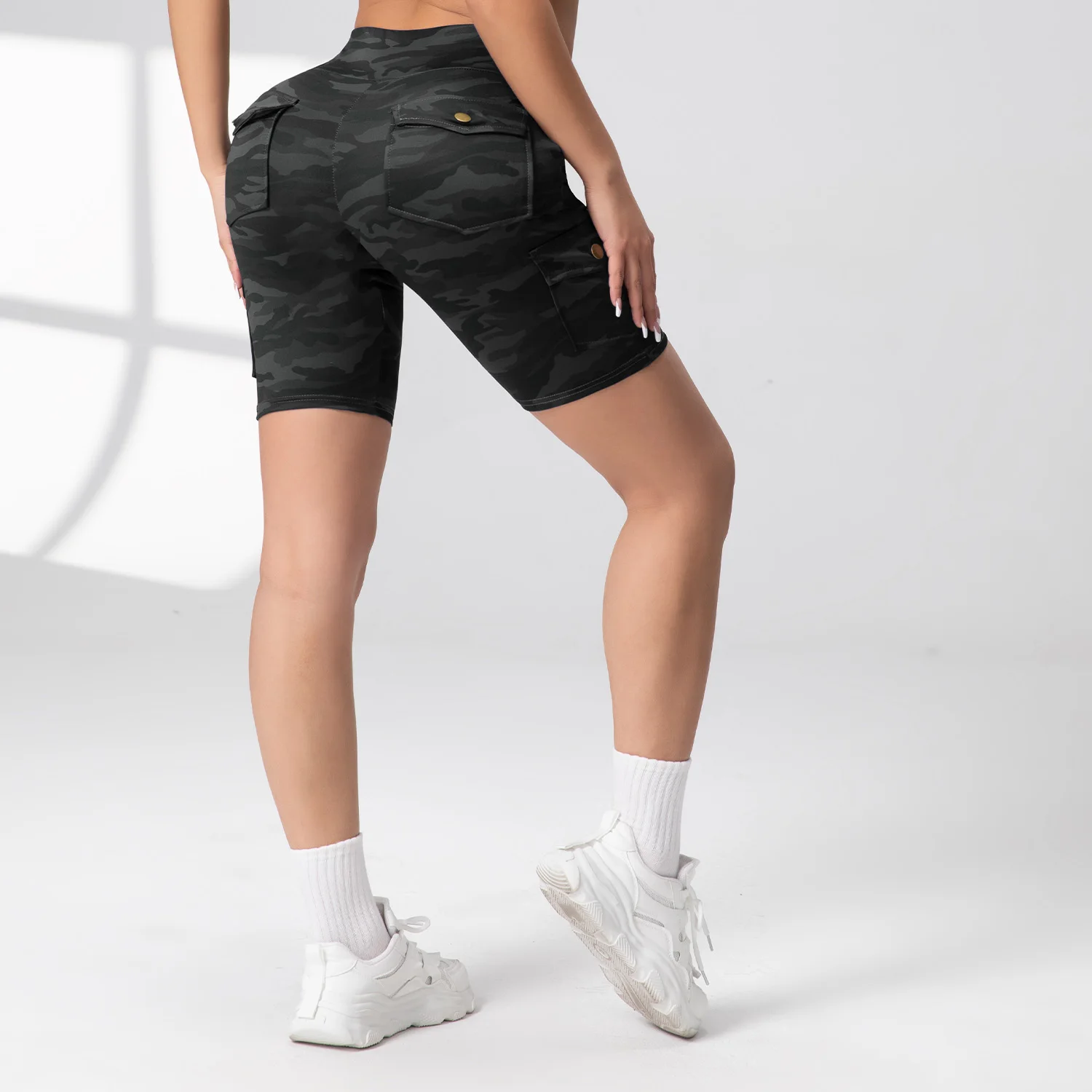 Camouflage Printed Women Butt Lifting Shorts With Pockets Tummy Tight Elastic Slim Outdoor Running Workout Shorts Streetwear