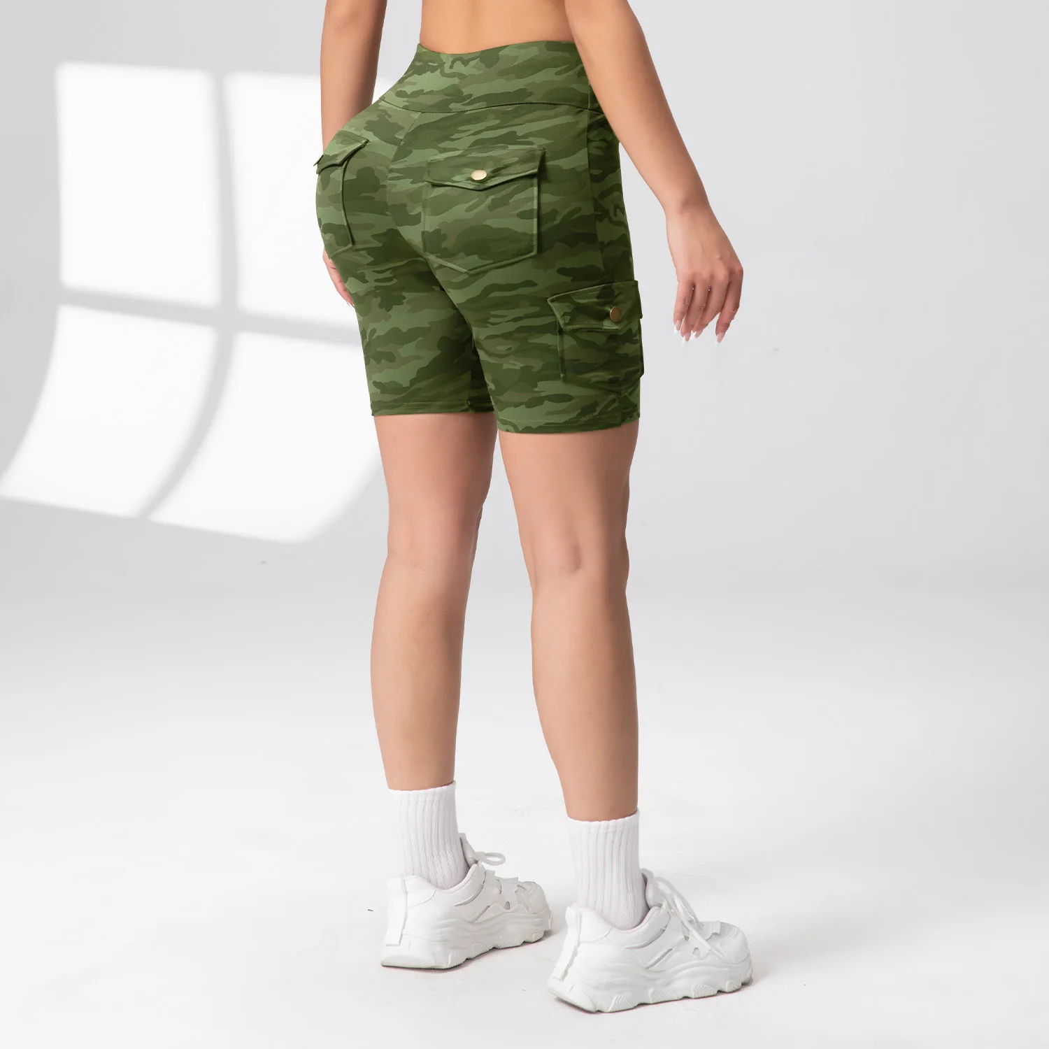Camouflage Printed Women Butt Lifting Shorts With Pockets Tummy Tight Elastic Slim Outdoor Running Workout Shorts Streetwear