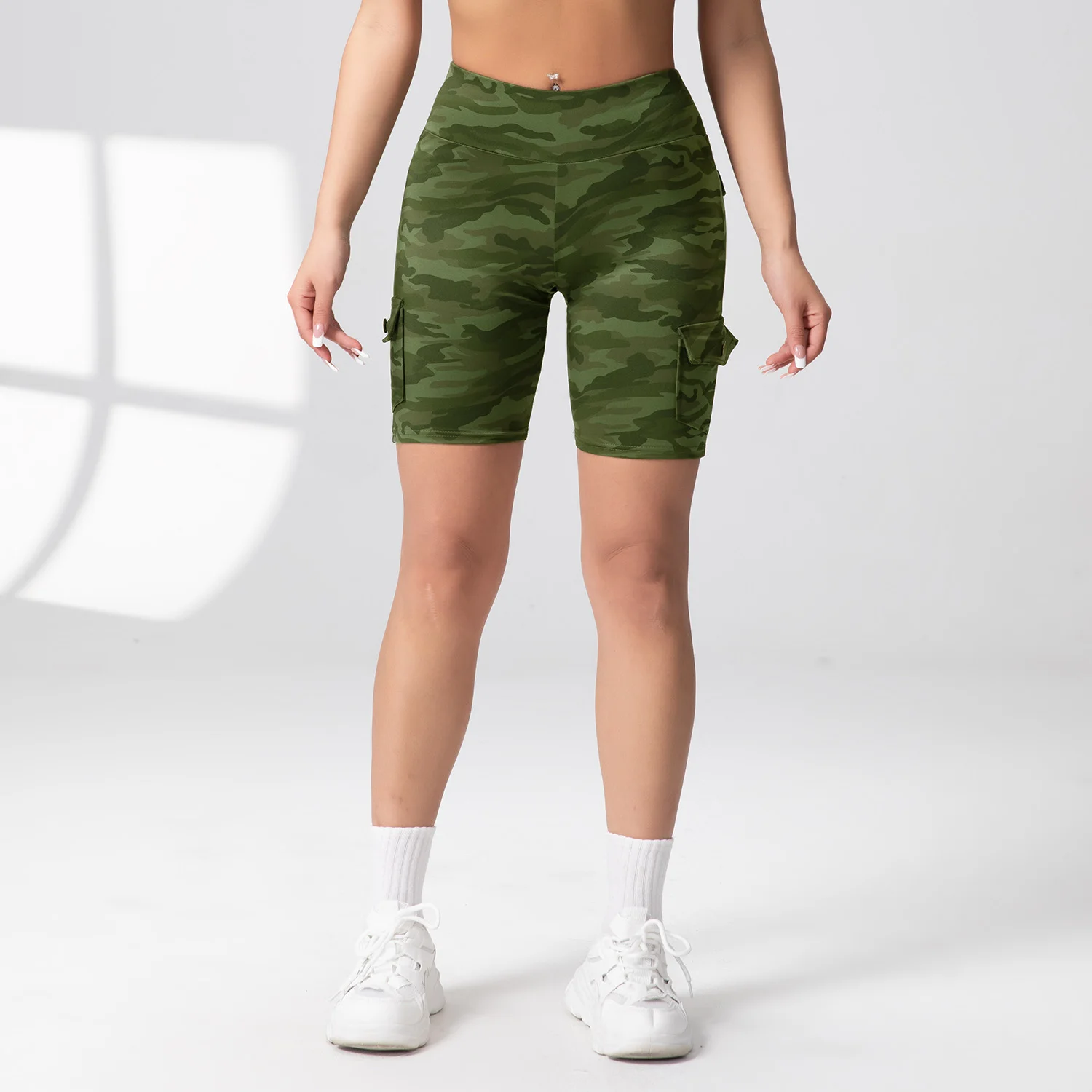 Camouflage Printed Women Butt Lifting Shorts With Pockets Tummy Tight Elastic Slim Outdoor Running Workout Shorts Streetwear