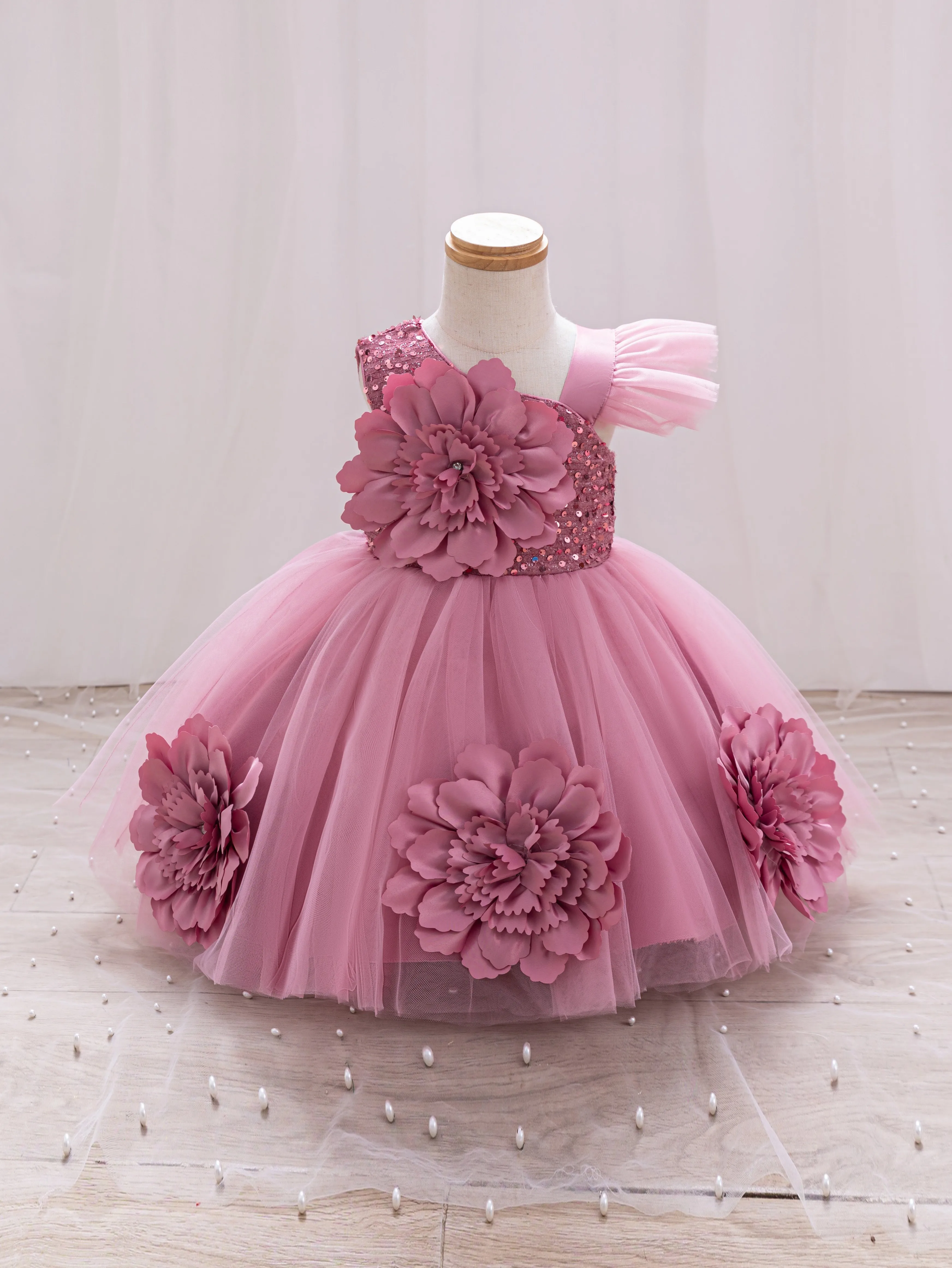 Elegant Girl Princess Dress Small Flying Sleeves Asymsymmetrical Straps Formal Occasion Girl Dress Sequin Wedding Dress Party Gi