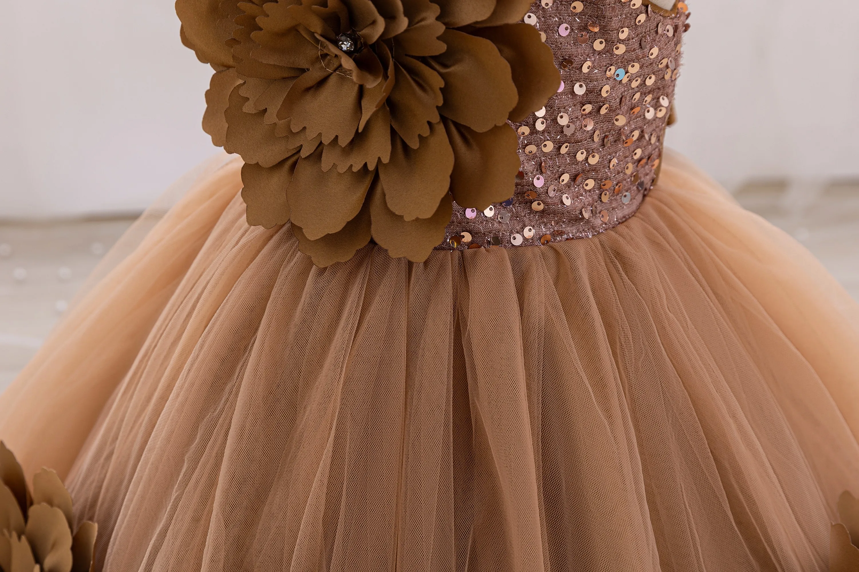Elegant Girl Princess Dress Small Flying Sleeves Asymsymmetrical Straps Formal Occasion Girl Dress Sequin Wedding Dress Party Gi