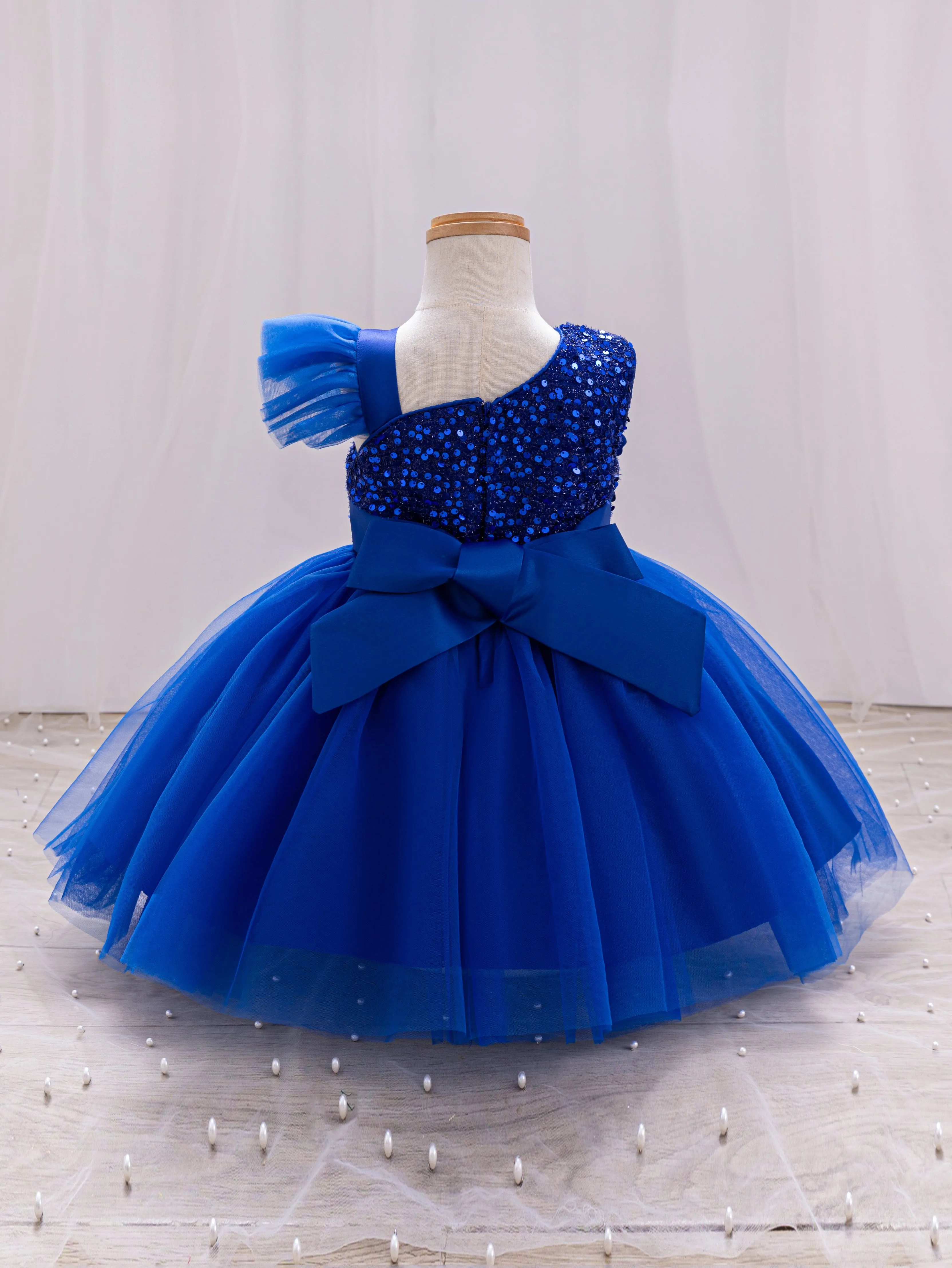 Elegant Girl Princess Dress Small Flying Sleeves Asymsymmetrical Straps Formal Occasion Girl Dress Sequin Wedding Dress Party Gi