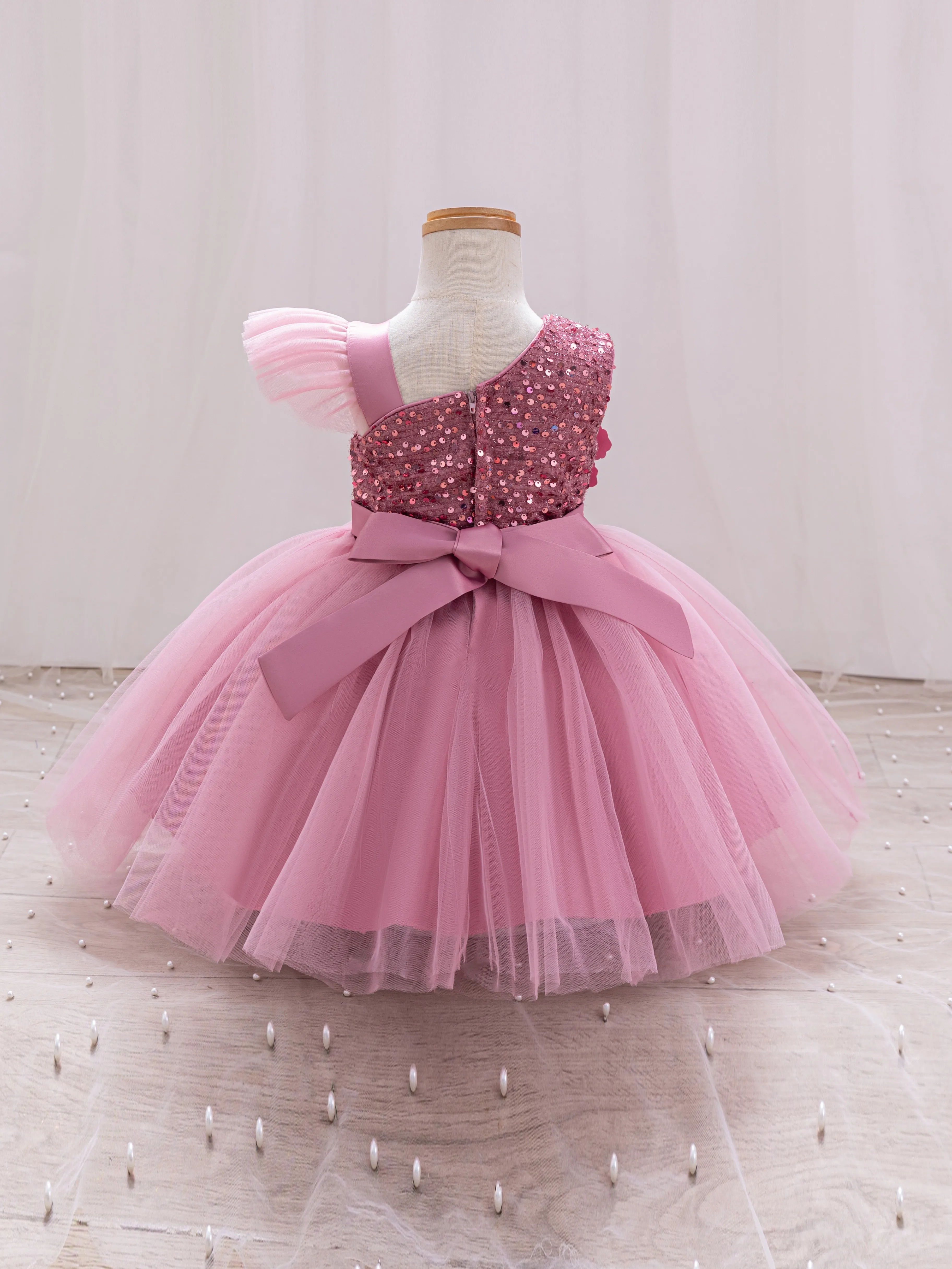 Elegant Girl Princess Dress Small Flying Sleeves Asymsymmetrical Straps Formal Occasion Girl Dress Sequin Wedding Dress Party Gi