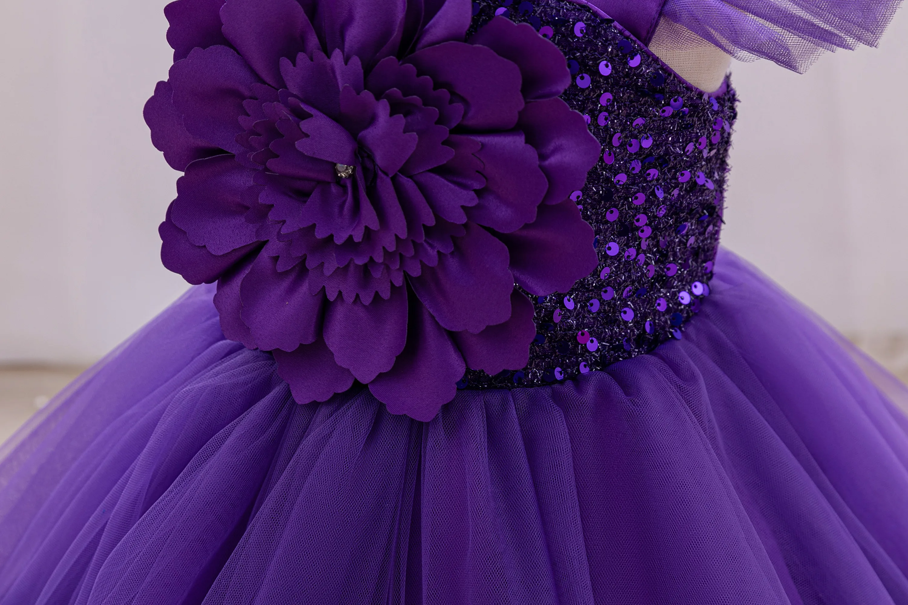 Elegant Girl Princess Dress Small Flying Sleeves Asymsymmetrical Straps Formal Occasion Girl Dress Sequin Wedding Dress Party Gi