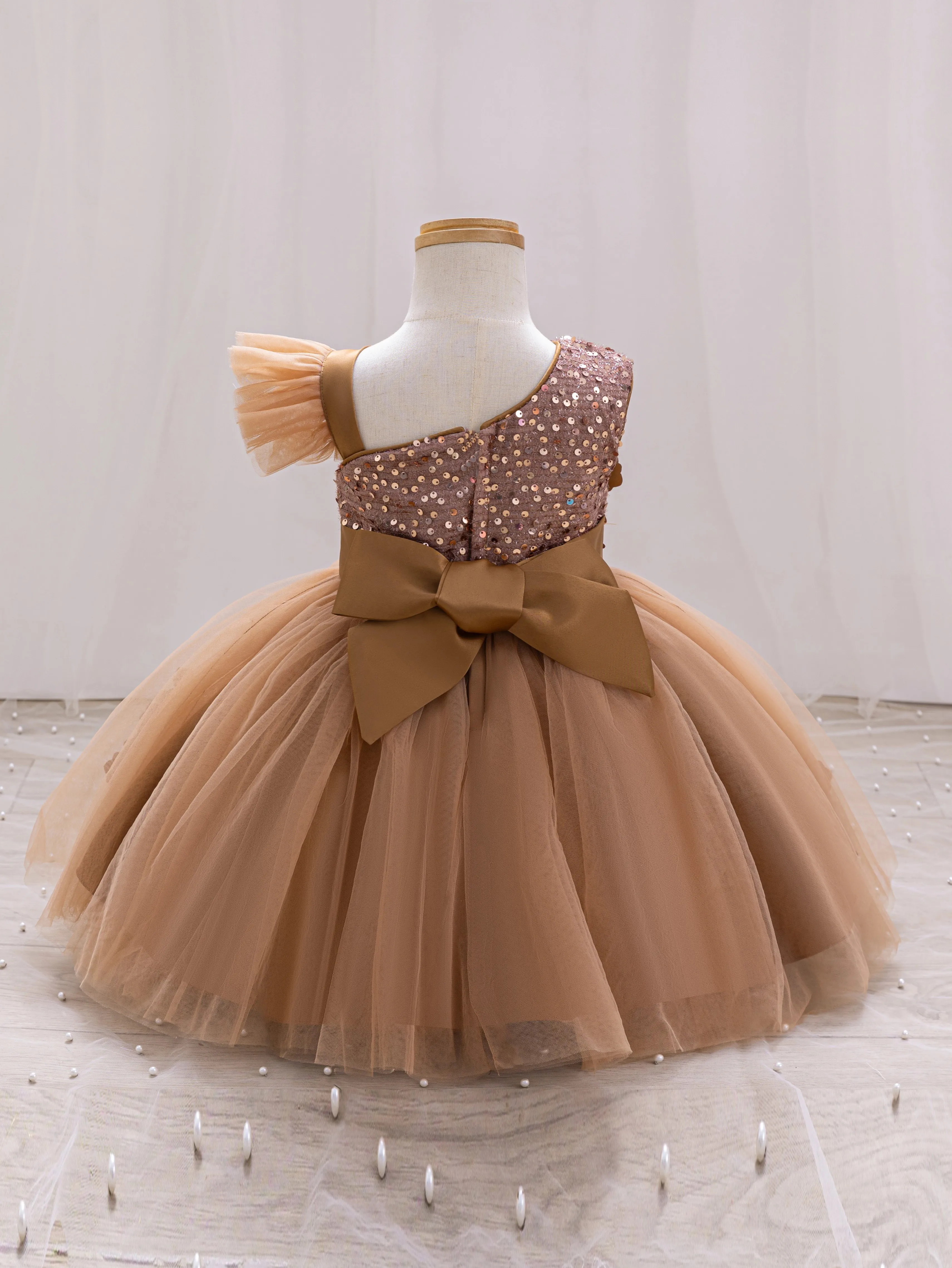 Elegant Girl Princess Dress Small Flying Sleeves Asymsymmetrical Straps Formal Occasion Girl Dress Sequin Wedding Dress Party Gi