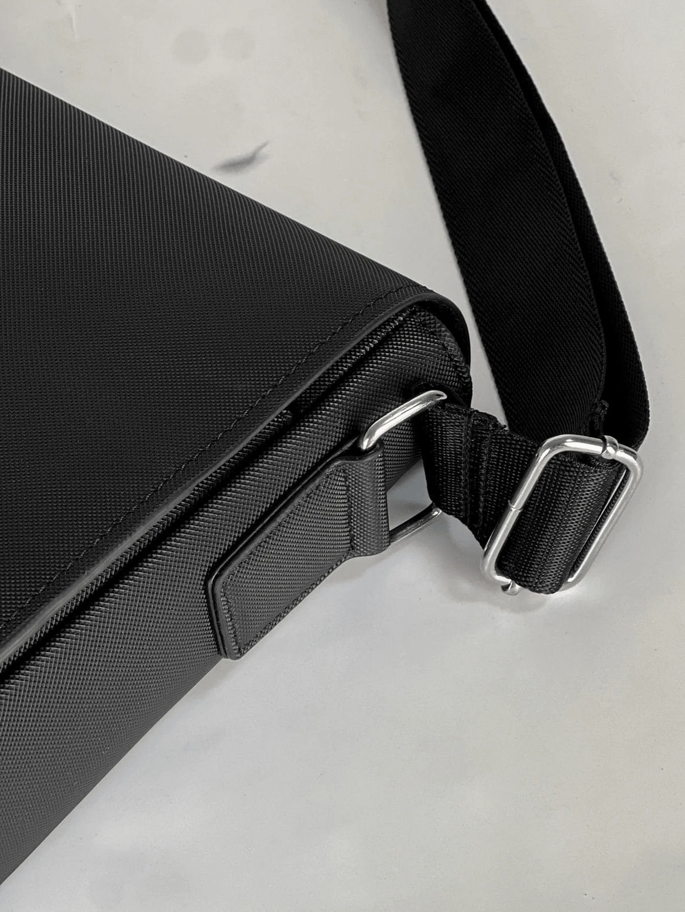 Classic Solid Stylish Simple Men's Crossbody Bag Daily Commuter Travel Large Capacity Shoulder Bag Messenger Bag