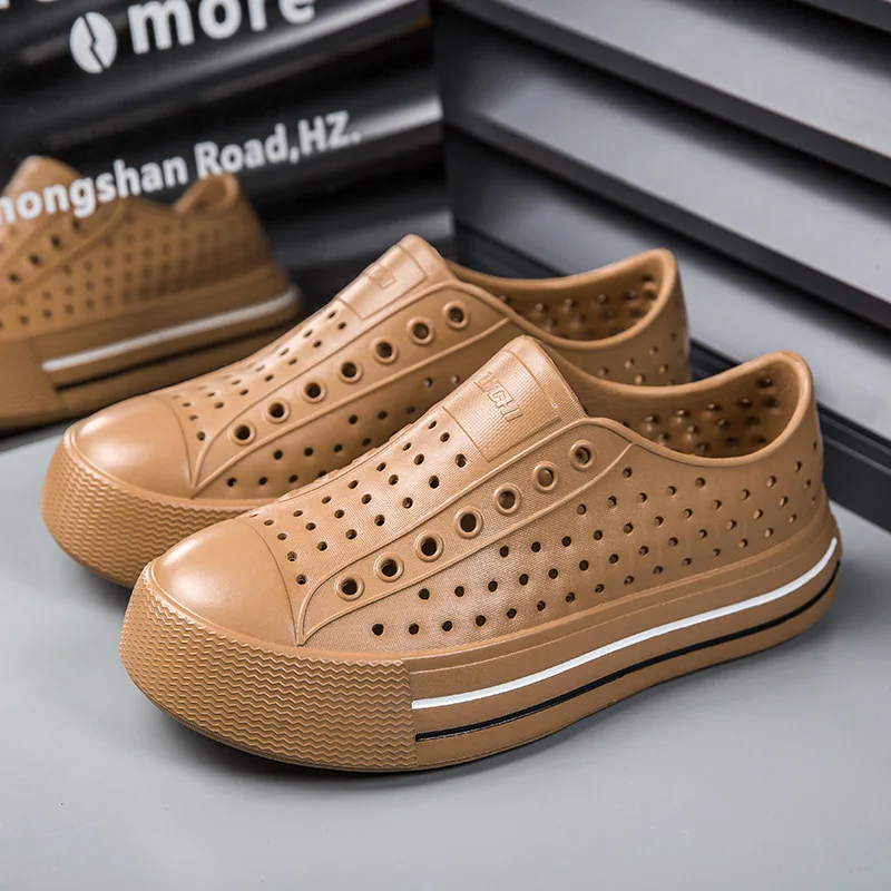 New Summer Female Sandals Outdoor Beach Water Shoes Clogs EVA Slip-On Kid Boy Girls Garden Thick Bottom Sports Sandals Cave Shoe