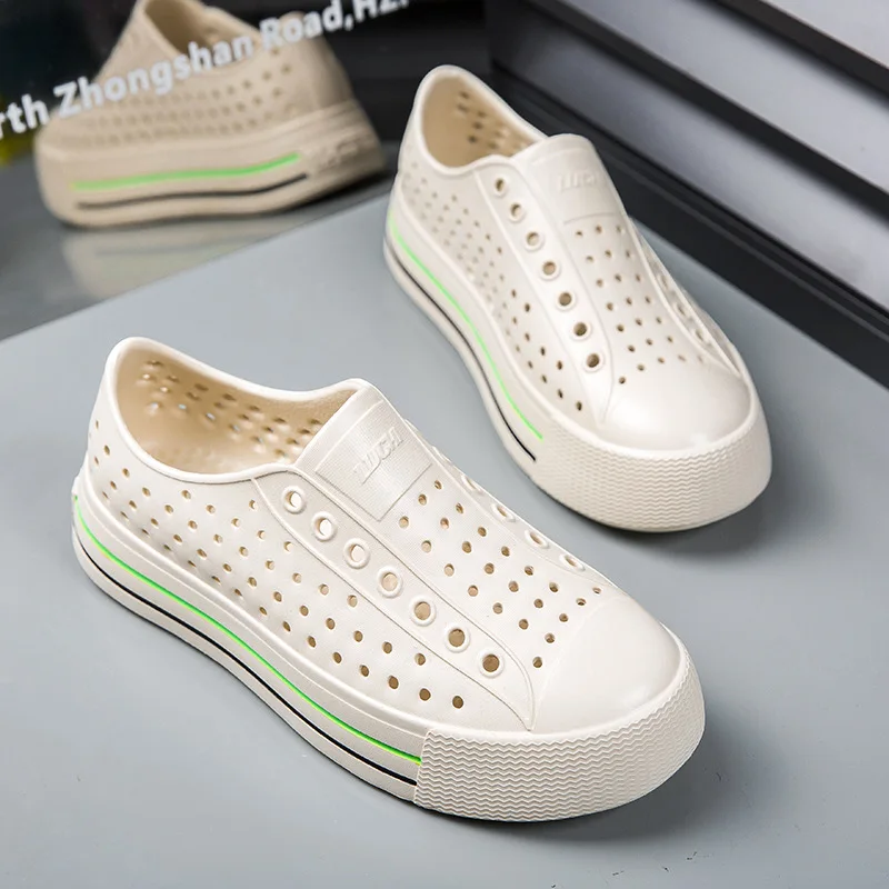 New Summer Female Sandals Outdoor Beach Water Shoes Clogs EVA Slip-On Kid Boy Girls Garden Thick Bottom Sports Sandals Cave Shoe
