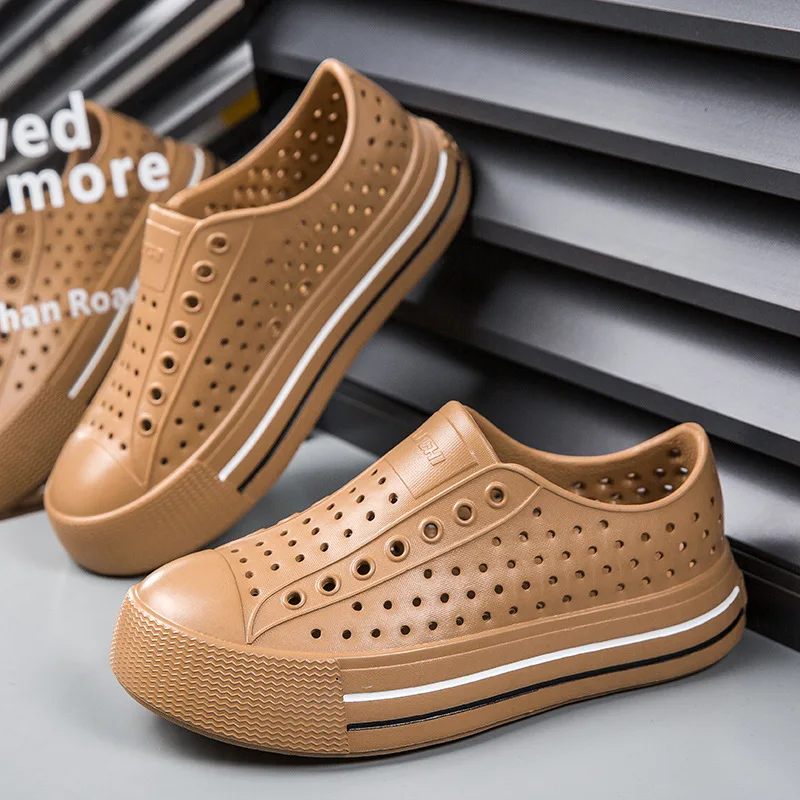 New Summer Female Sandals Outdoor Beach Water Shoes Clogs EVA Slip-On Kid Boy Girls Garden Thick Bottom Sports Sandals Cave Shoe