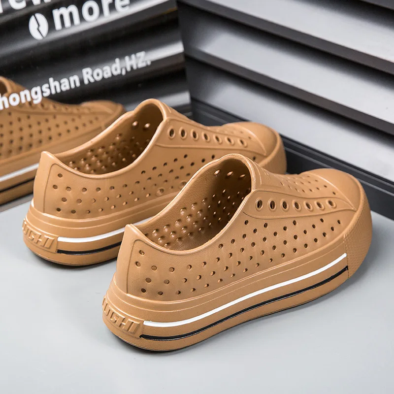 New Summer Female Sandals Outdoor Beach Water Shoes Clogs EVA Slip-On Kid Boy Girls Garden Thick Bottom Sports Sandals Cave Shoe