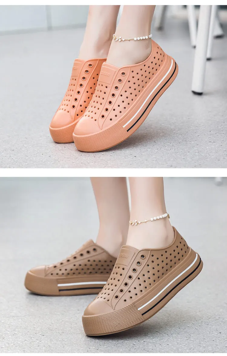 New Summer Female Sandals Outdoor Beach Water Shoes Clogs EVA Slip-On Kid Boy Girls Garden Thick Bottom Sports Sandals Cave Shoe