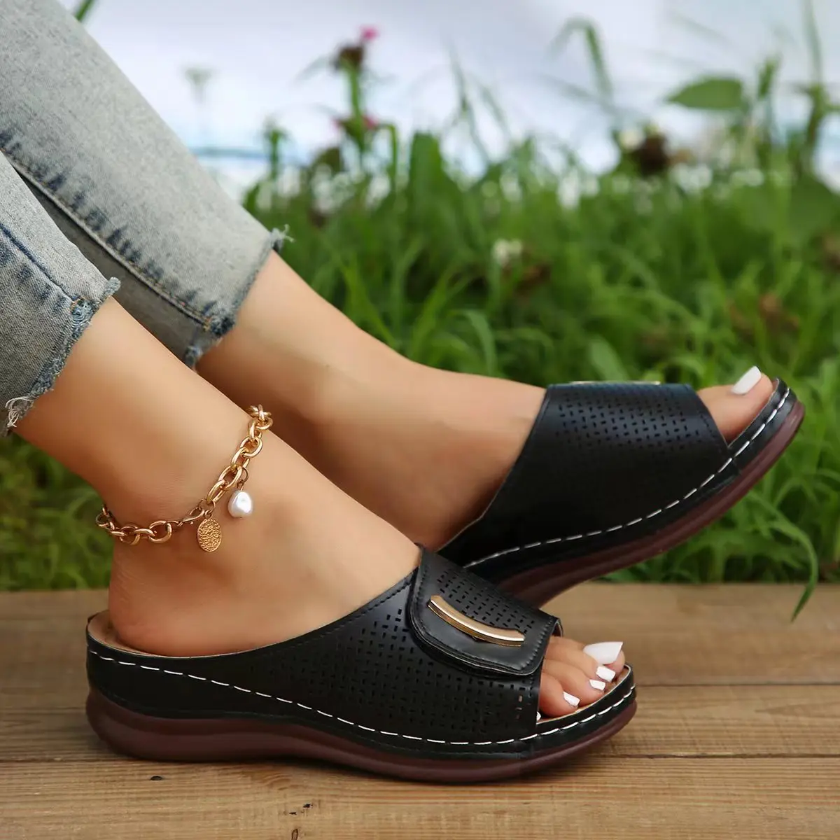 Women's Sandals Summer 2024 Hollow Out Wedge Slippers Women Comfy Breathable Platform Sandals Woman Non Slip Flip Flops