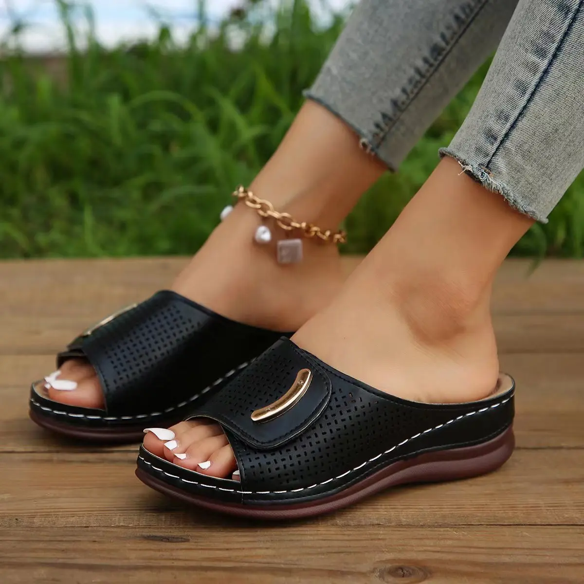 Women's Sandals Summer 2024 Hollow Out Wedge Slippers Women Comfy Breathable Platform Sandals Woman Non Slip Flip Flops
