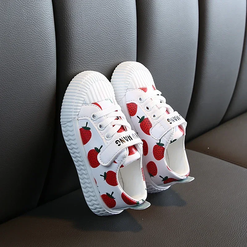 Hot sale pineapple strawberry spring and autumn new soft bottom girls children students casual non-slip PU leather sports shoes