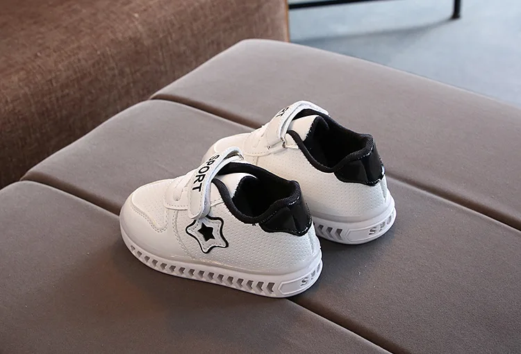 Little Kids Fashion LED Bright Sneakers Children's Shining Light Sneakers Kids Breathable Glowing Light Shoes Girls Casual Shoes