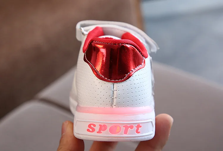 Little Kids Fashion LED Bright Sneakers Children's Shining Light Sneakers Kids Breathable Glowing Light Shoes Girls Casual Shoes