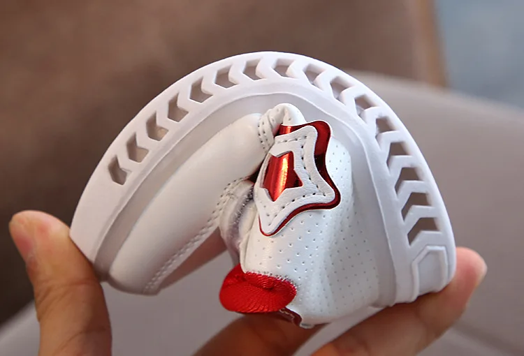 Little Kids Fashion LED Bright Sneakers Children's Shining Light Sneakers Kids Breathable Glowing Light Shoes Girls Casual Shoes